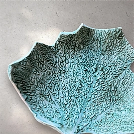 El yapımı dokulu seramik kase